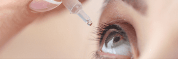 不当使用眼药水