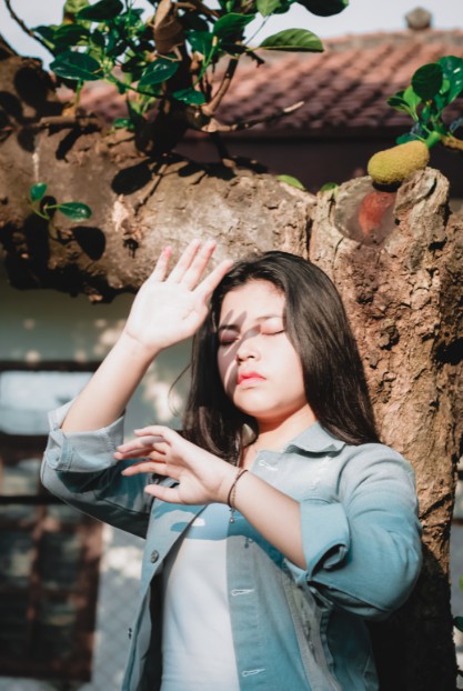 过量的紫外线辐射会对眼睛造成损伤