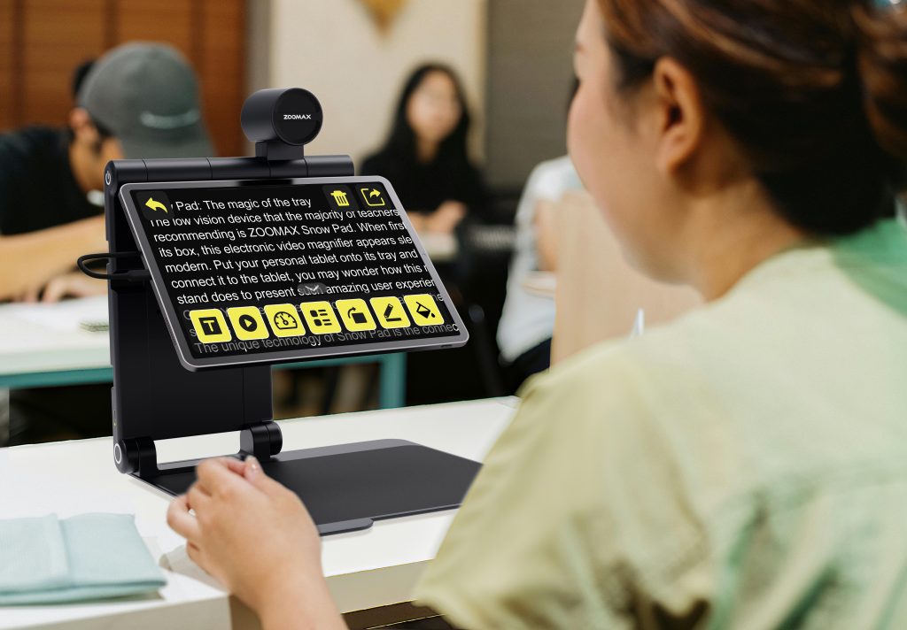 snow pad助视器大学生上课场景