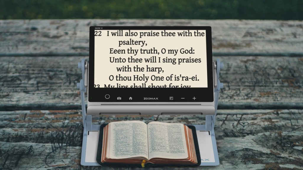 snow 12助视器可携带外出，在公园角落享受阅读时光